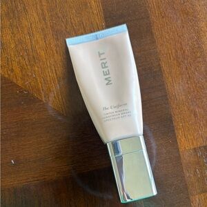 MERIT Beauty – The Uniform Tinted Mineral Sunscreen SPF 45 (Shade: 24)